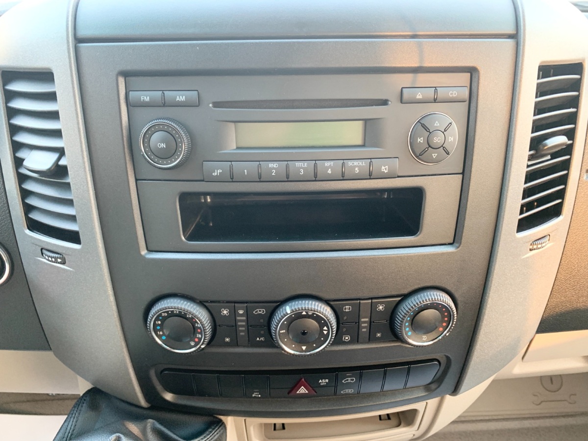 Mercedes-Benz Sprinter 2019 car image #13