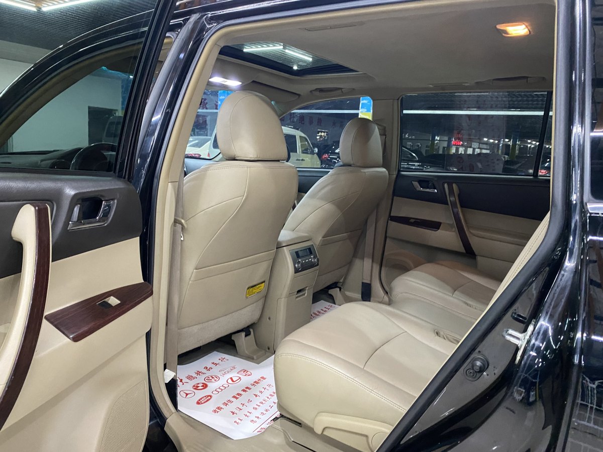 Toyota Highlander (Imported) 2011 car image #13