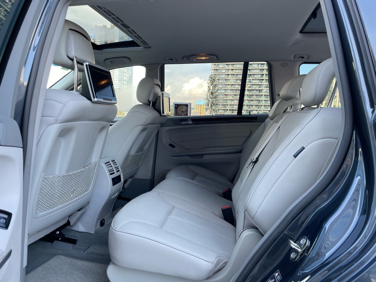 Mercedes-Benz GL Class 2010 car image #13