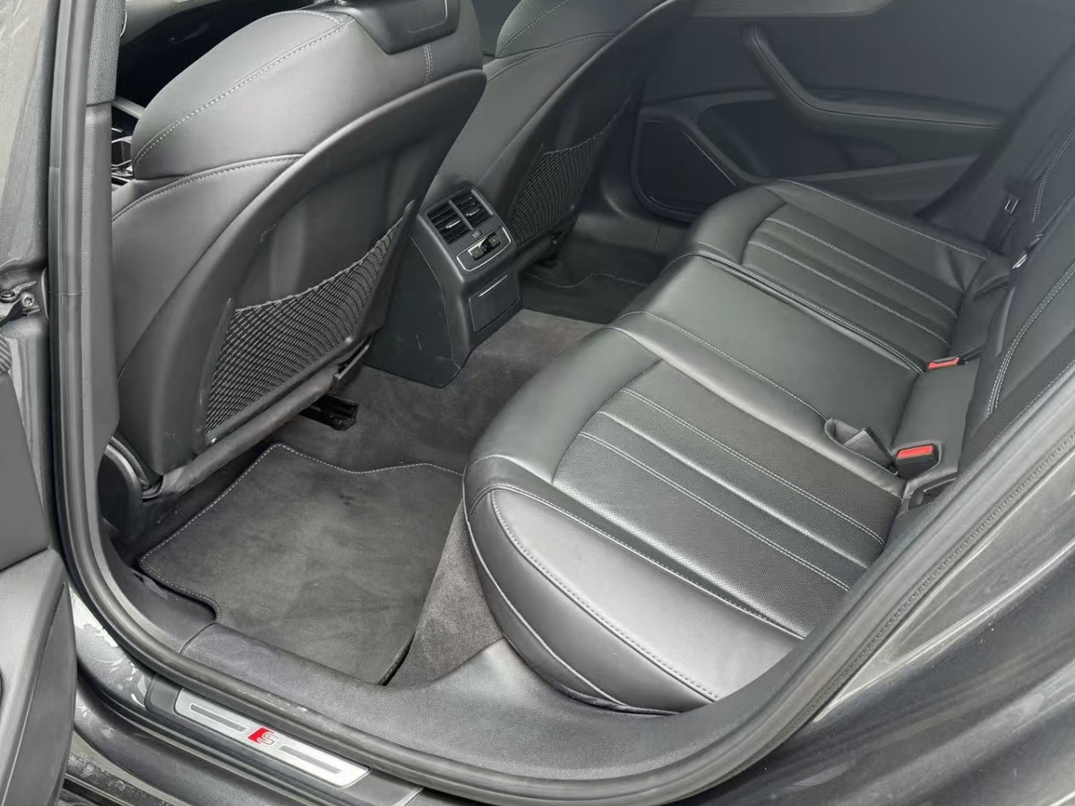 Audi RS 3 2024 car image #13