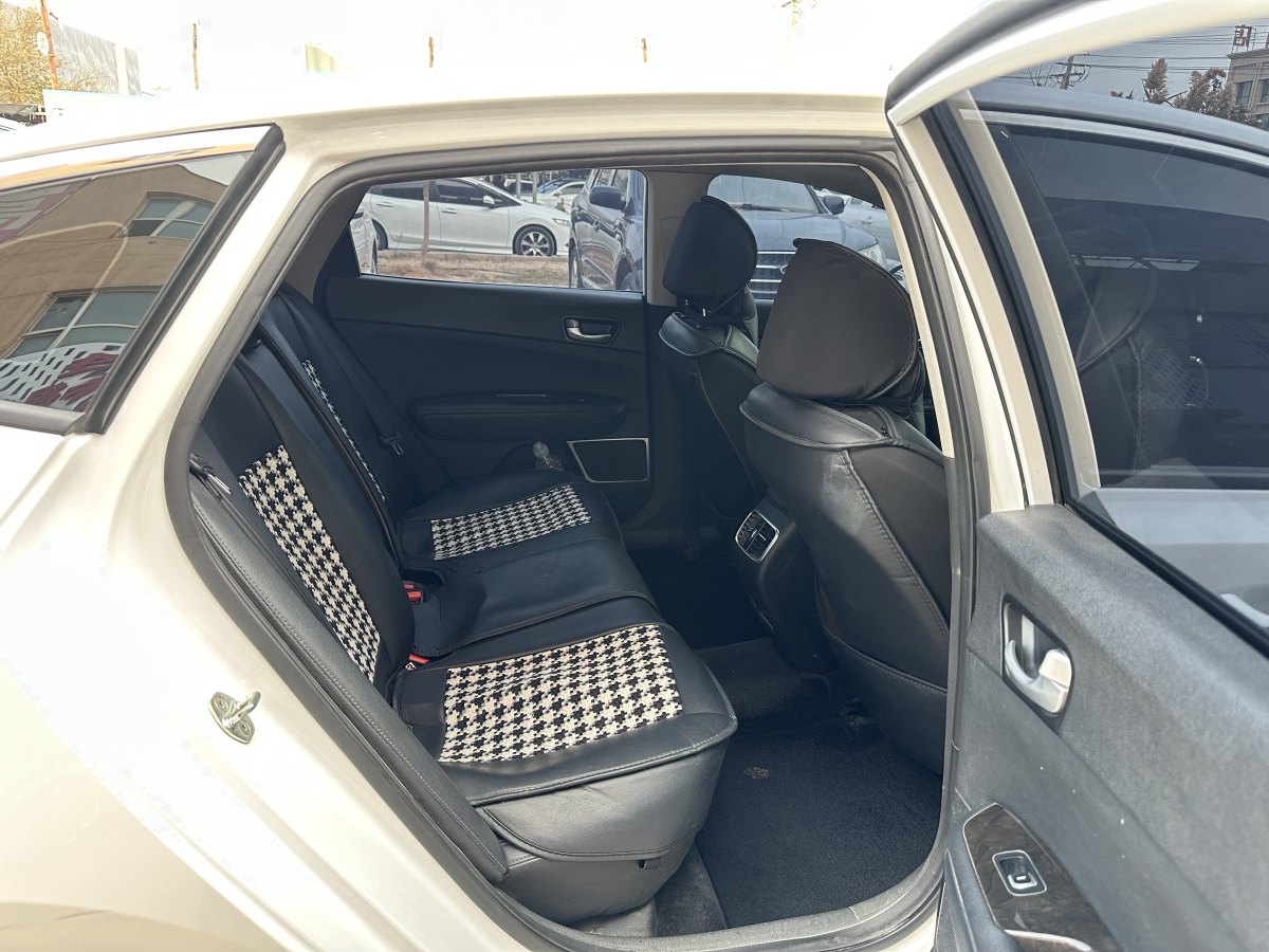 Kia K5 (Imported) 2019 صورة سيارة #13