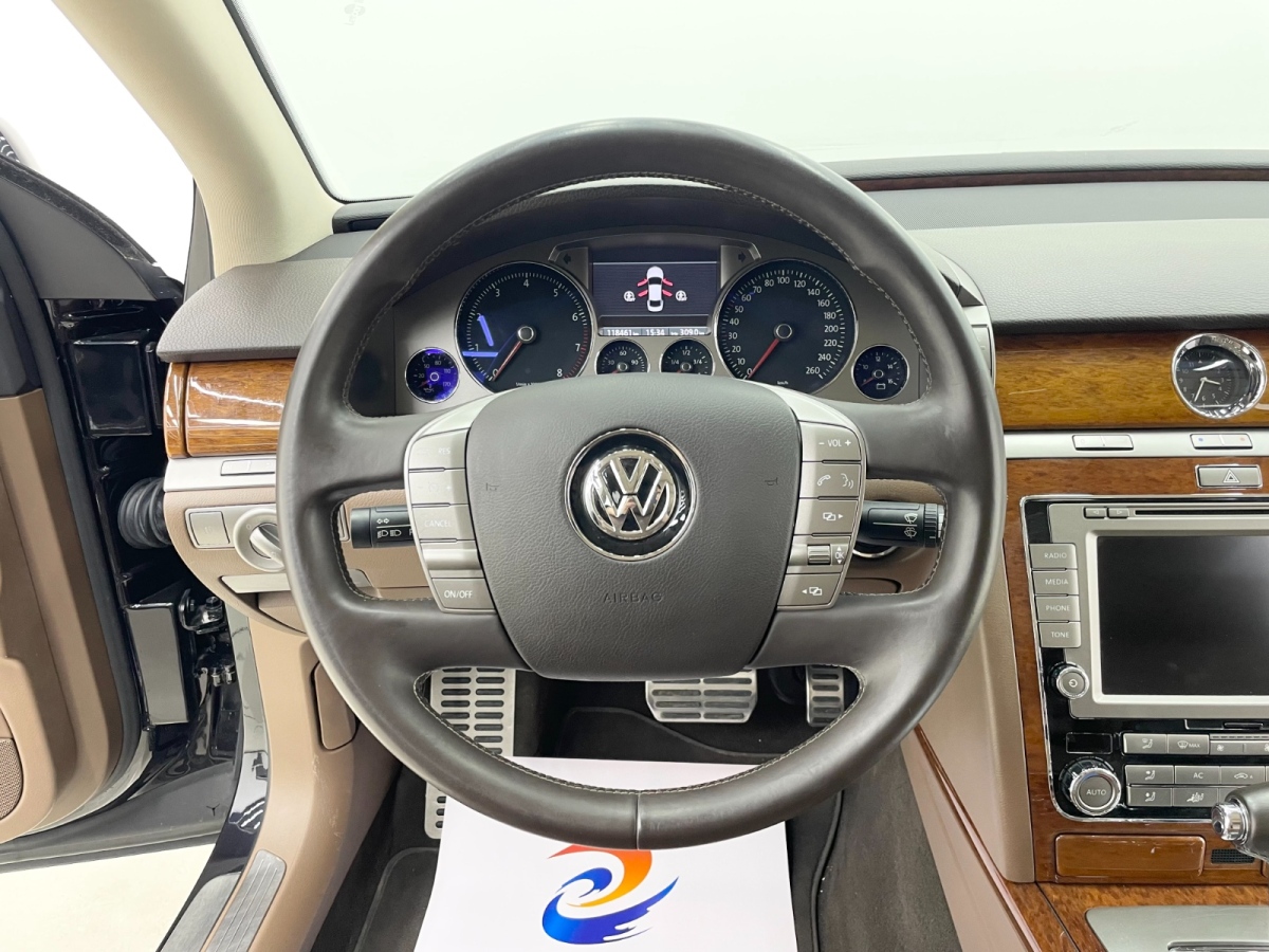Volkswagen Pheaton 2012 immagine di auto #13