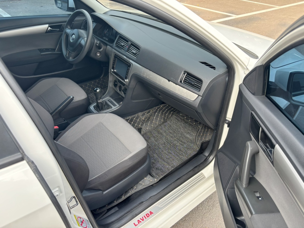 Volkswagen Gran Lavida 2015 immagine di auto #13