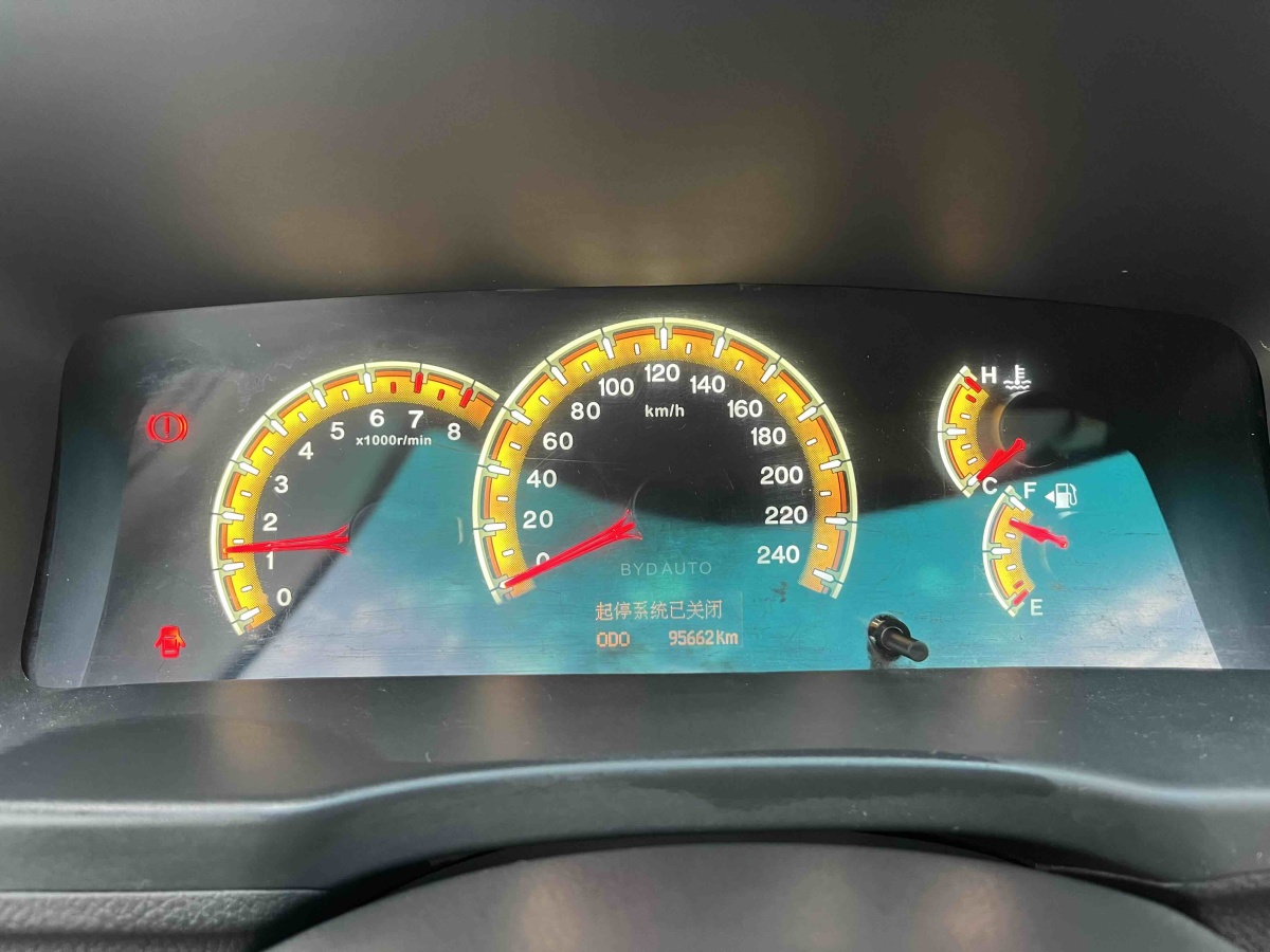 BYD F3 2015 car image #13