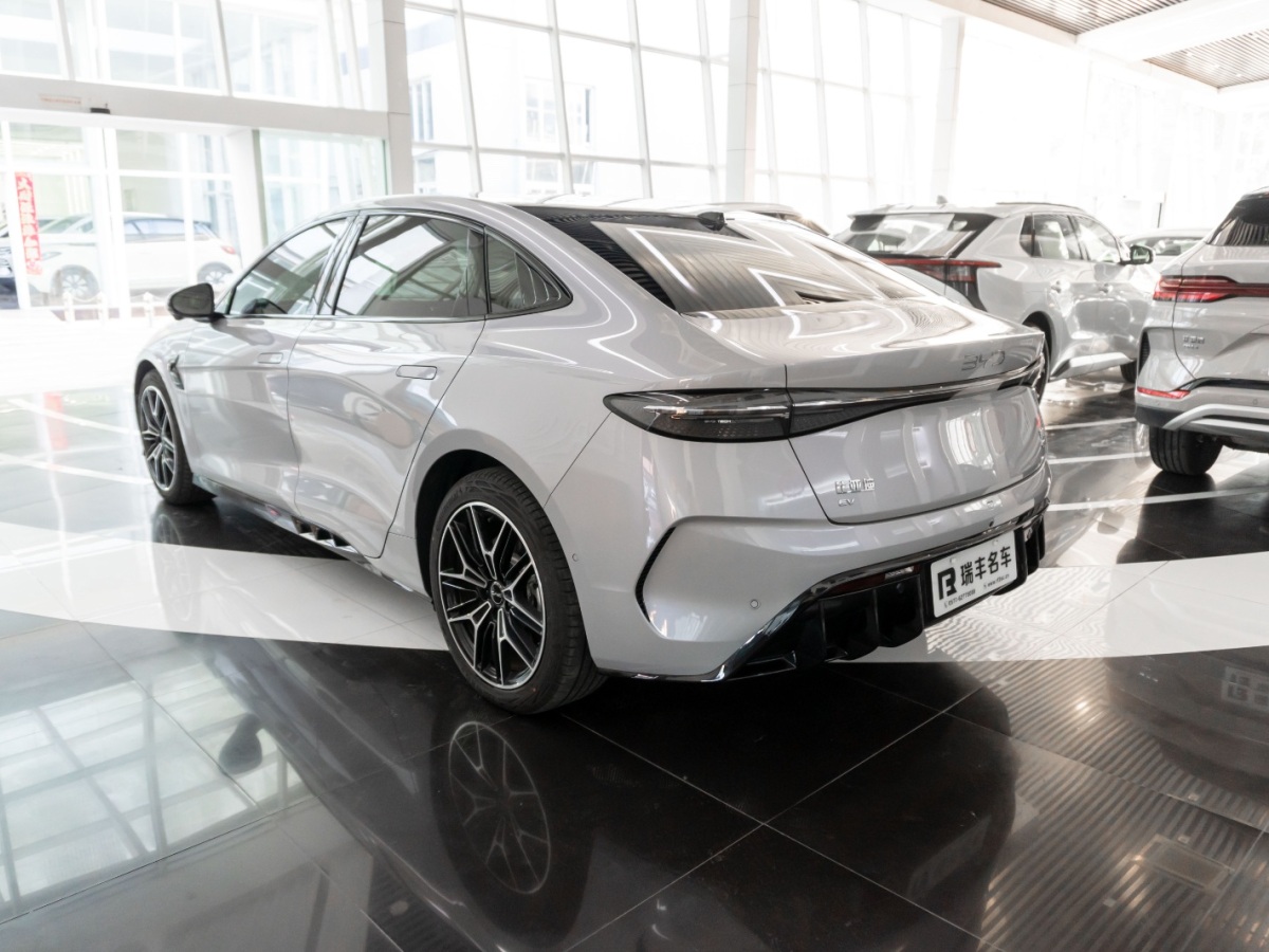 BYD Seal 2025 #13 BYD Seal 2025 car image #13