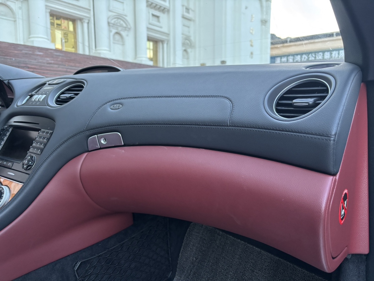 Mercedes-Benz SL Class 2009 car image #13