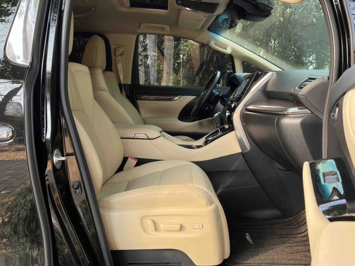 Toyota Alphard 2023 изображение автомобиля #13