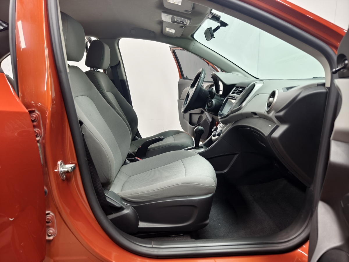 雪佛兰 爱唯欧 2014 汽车图片 #13