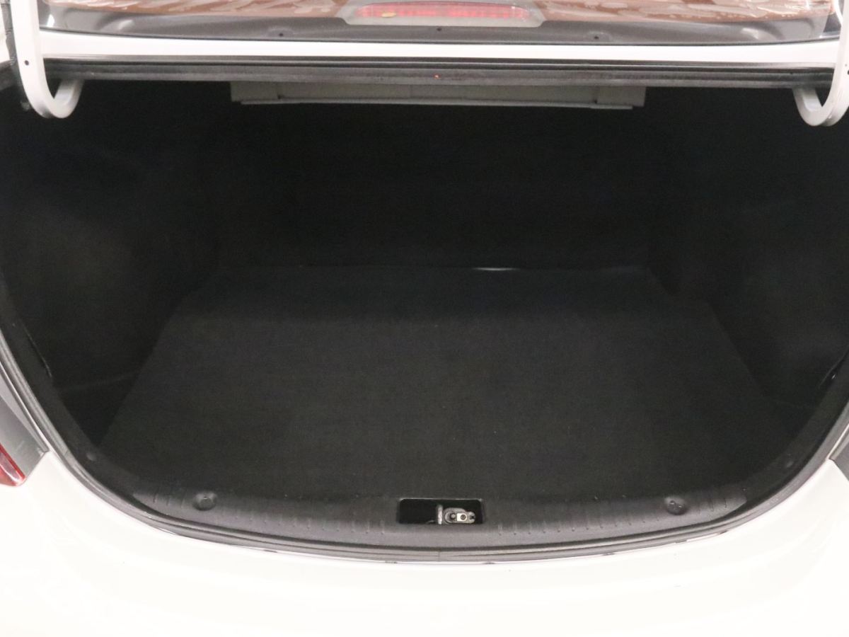 Hyundai Reina 2014 #13 Hyundai Reina 2014 car image #13