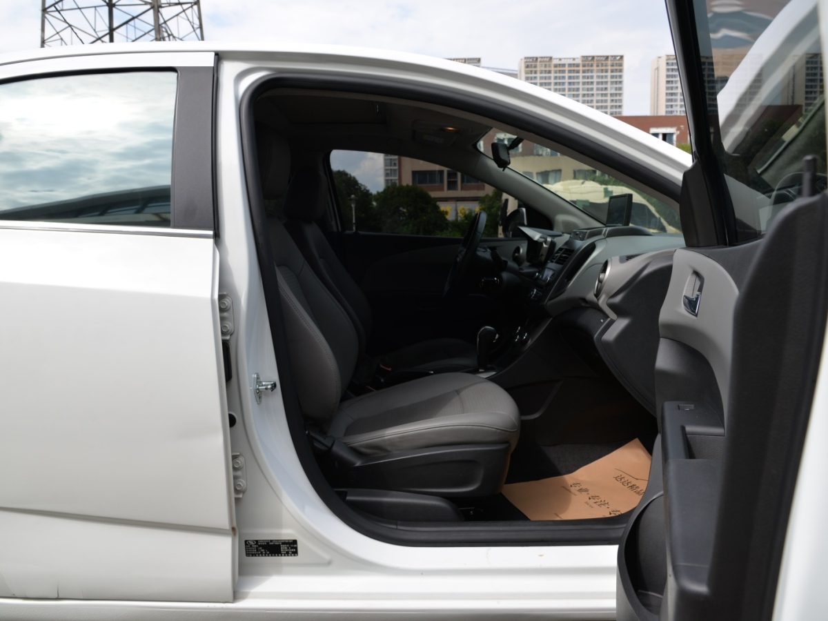 雪佛兰 爱唯欧 2011 汽车图片 #13