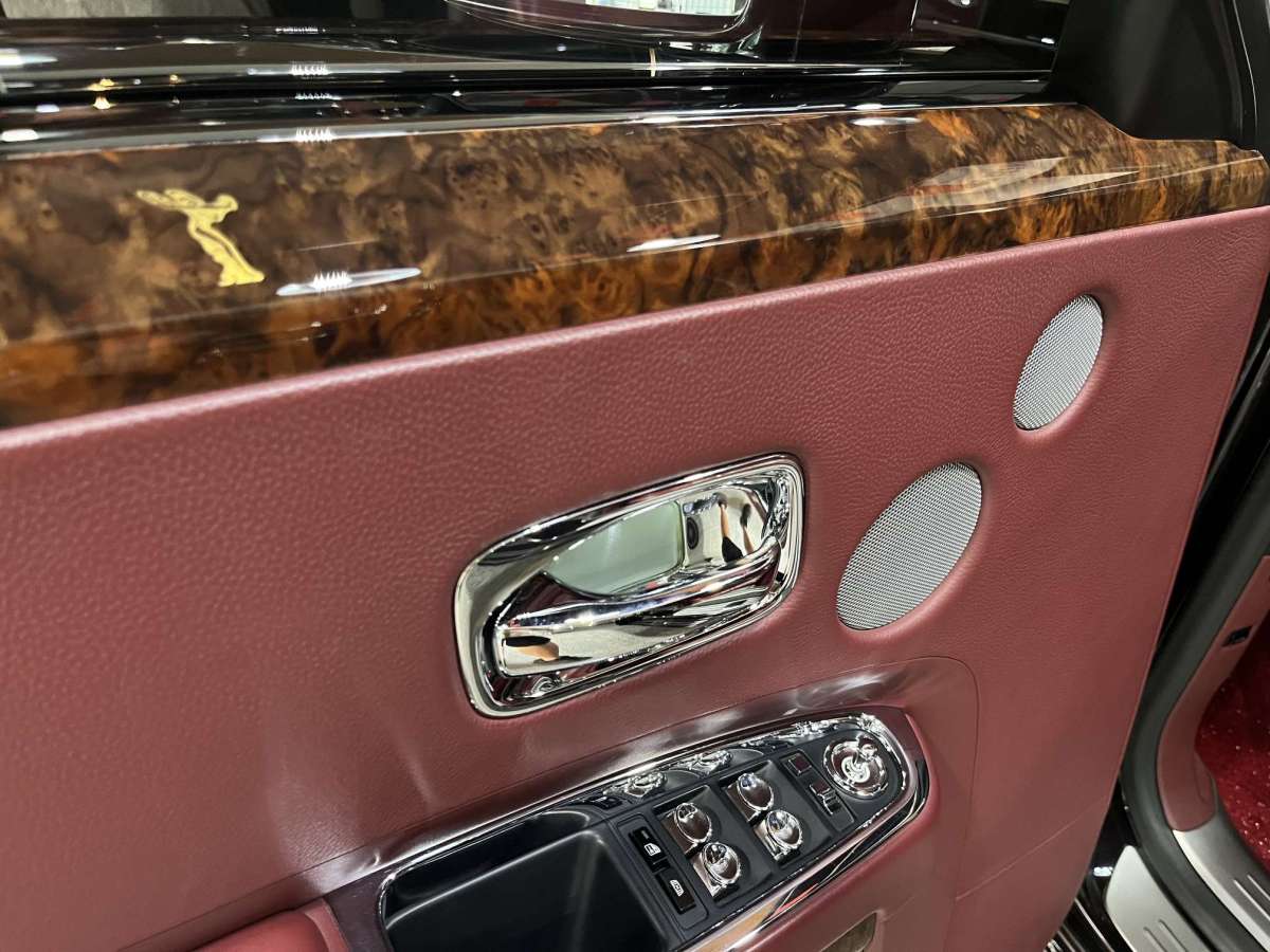 劳斯莱斯 古思特 2016 汽车图片 #13