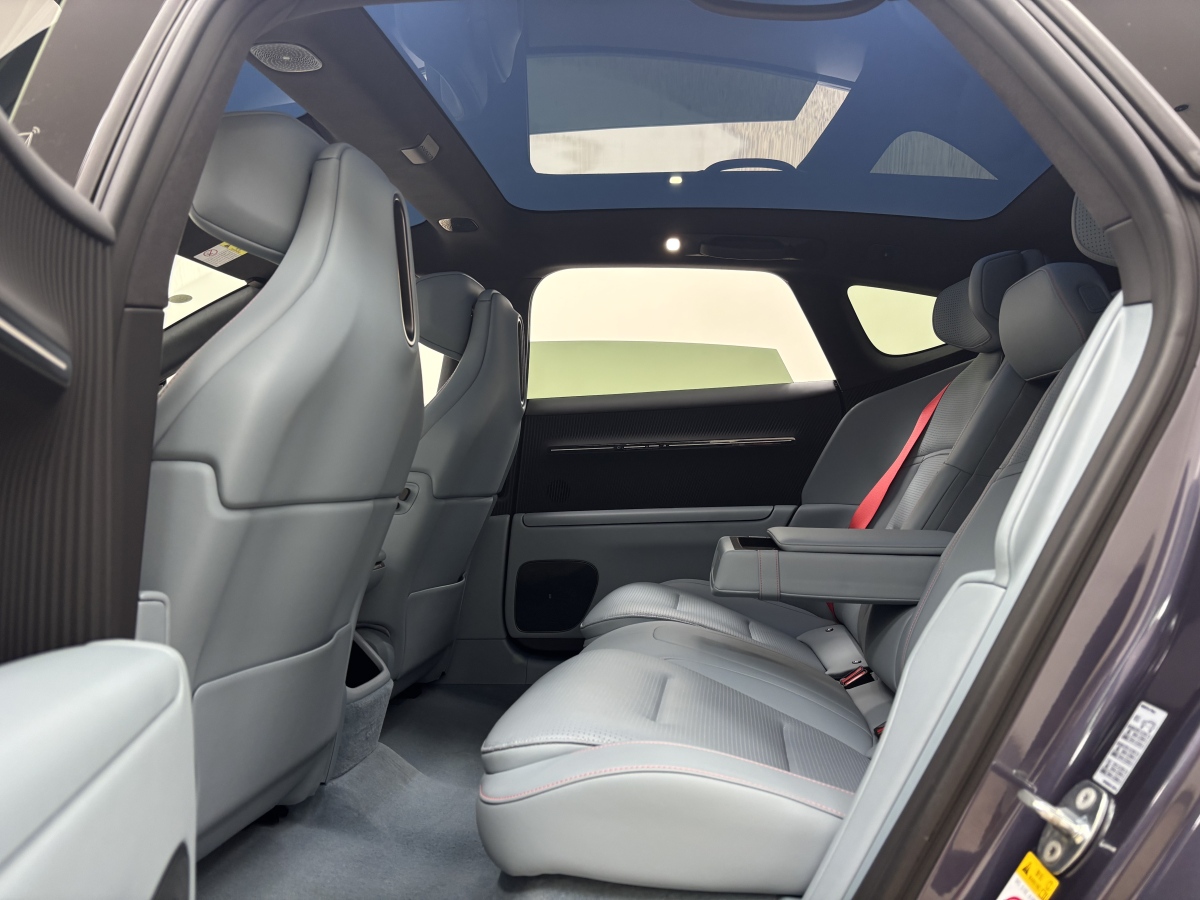 Avatr 12 2024 car image #13