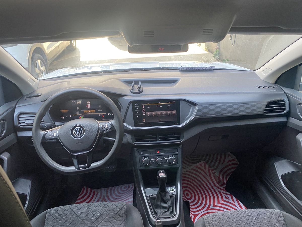 Volkswagen T-Cross 2023 car image #13