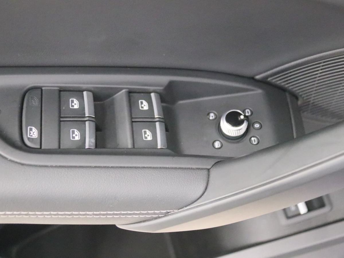 Audi Q5L 2021 car image #13