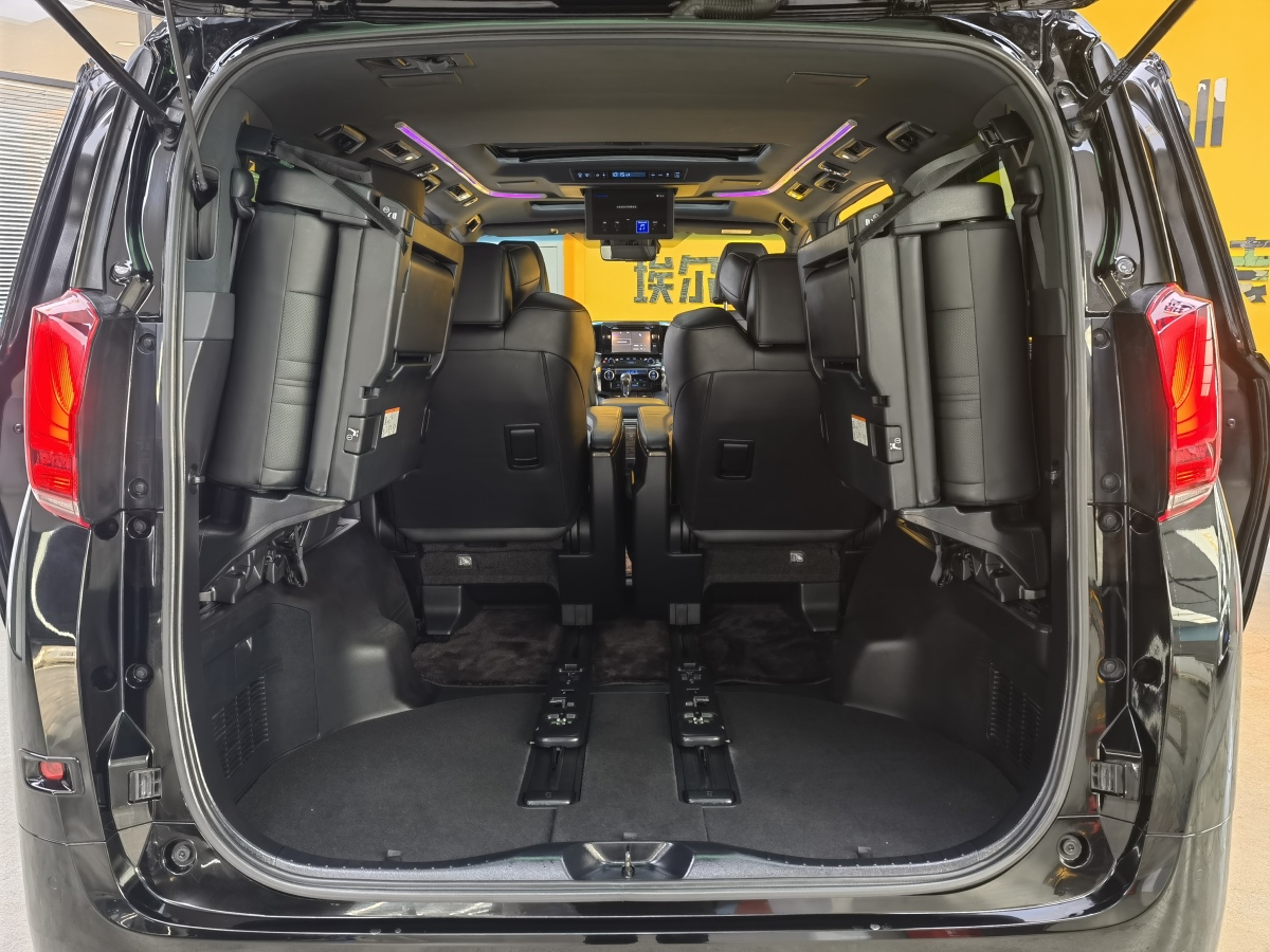 Toyota Alphard 2019 car image #13