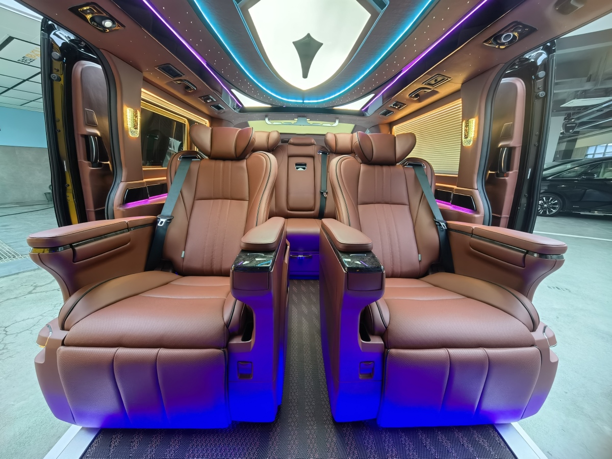 Toyota Granvia 2024 car image #13