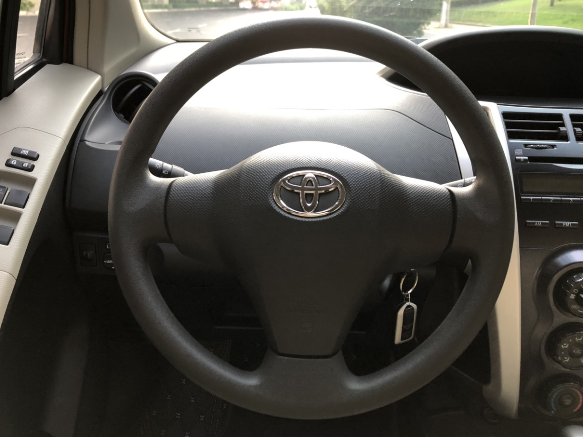 Toyota Yaris 2013 imagem de carro #13