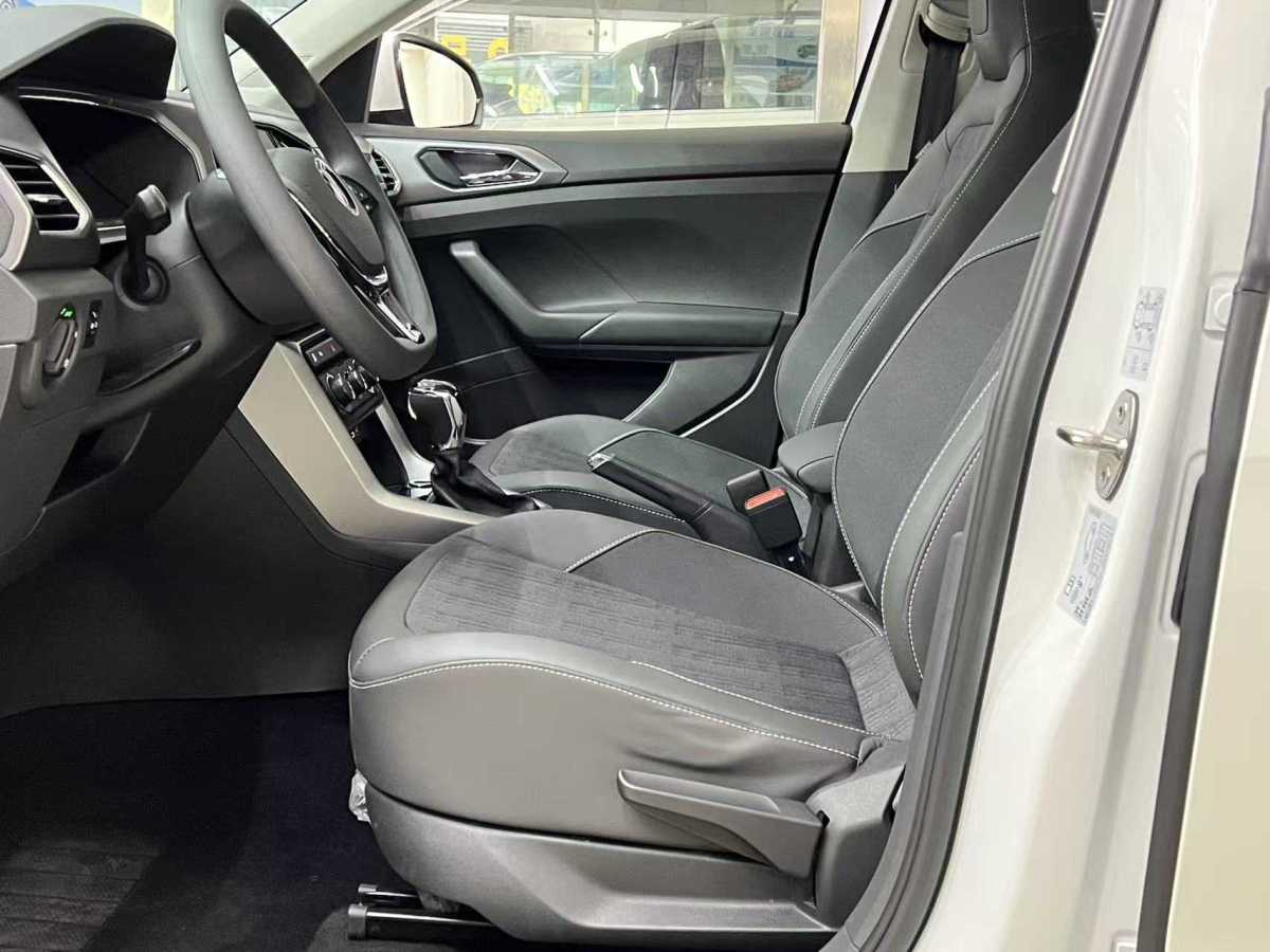 Volkswagen T-Cross 2021 #13 Volkswagen T-Cross 2021 car image #13