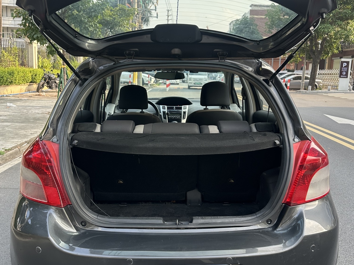 Toyota Yaris 2010 #13 Toyota Yaris 2010 car image #13