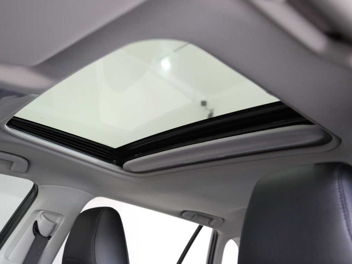 Toyota RAV4 2020 car image #13