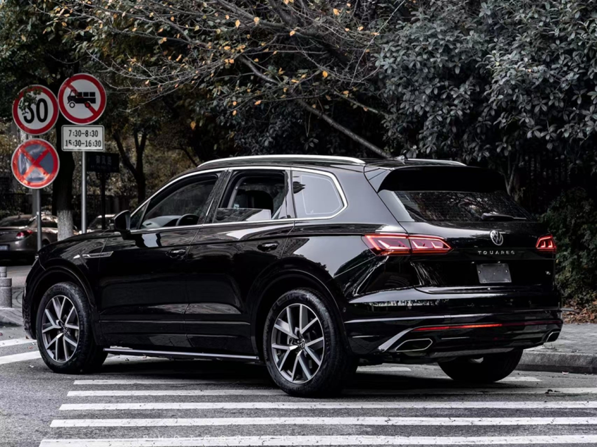 Volkswagen Touareg 2022 car image #13