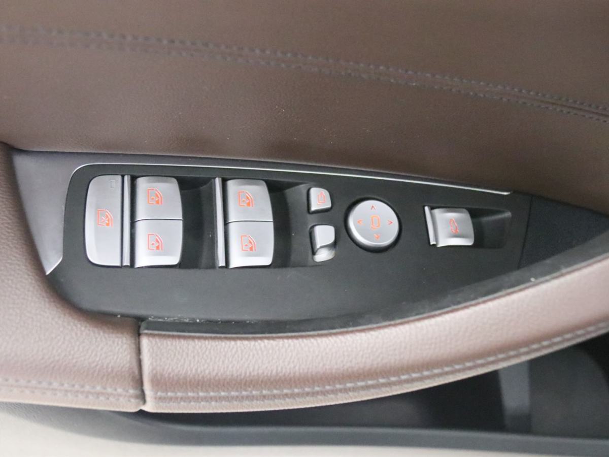 BMW X3 2019 car image #13
