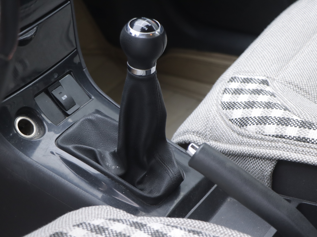 BYD F3 2015 car image #13