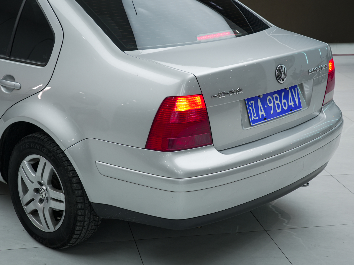 Volkswagen 2004 car image #13