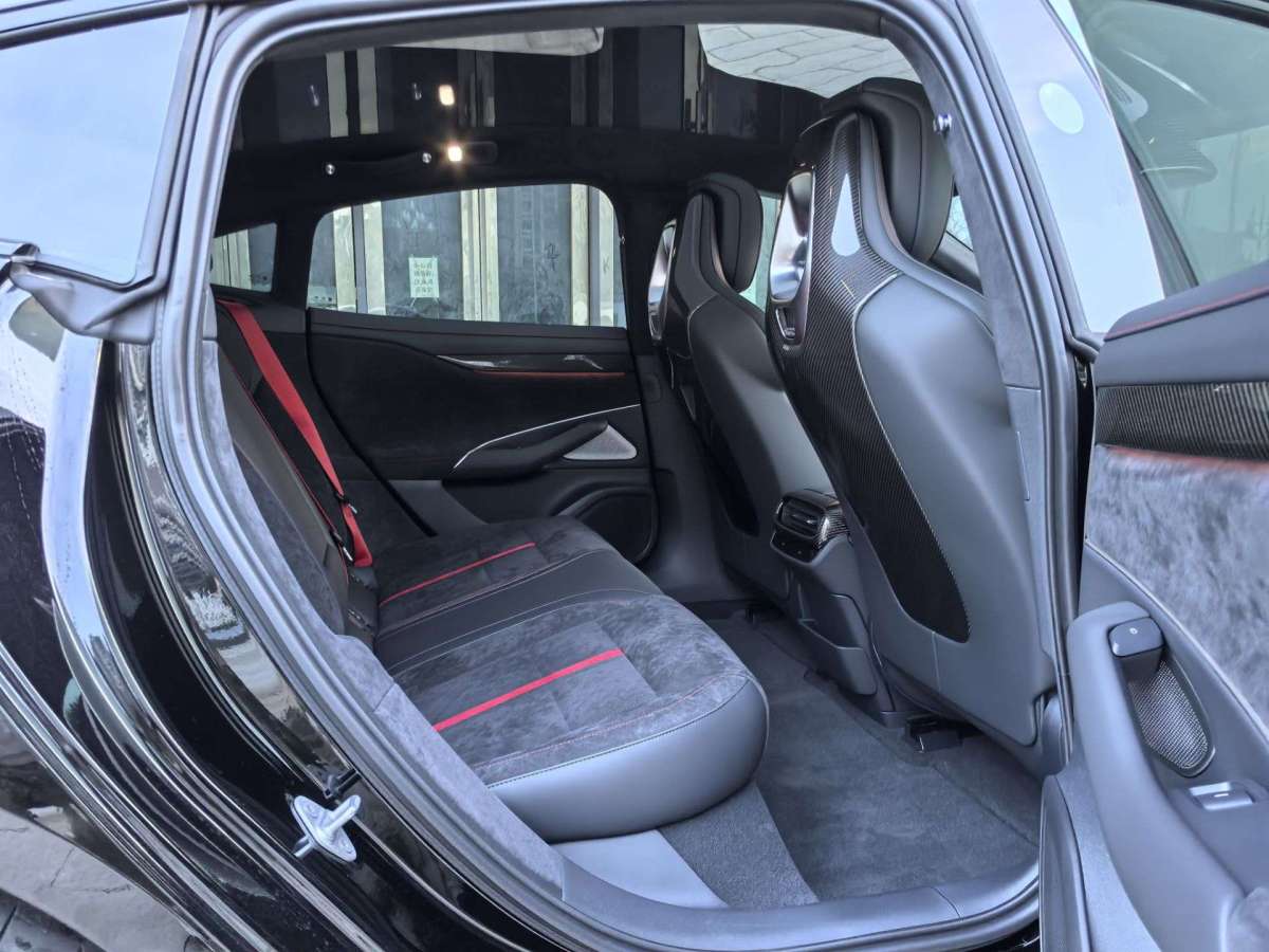 MI SU7 Ultra 2025 car image #13