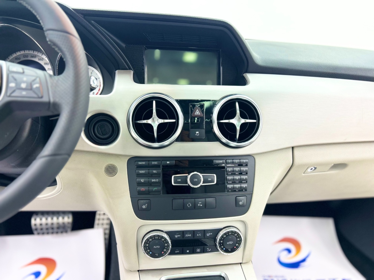 Mercedes-Benz GLK Class 2012 car image #13