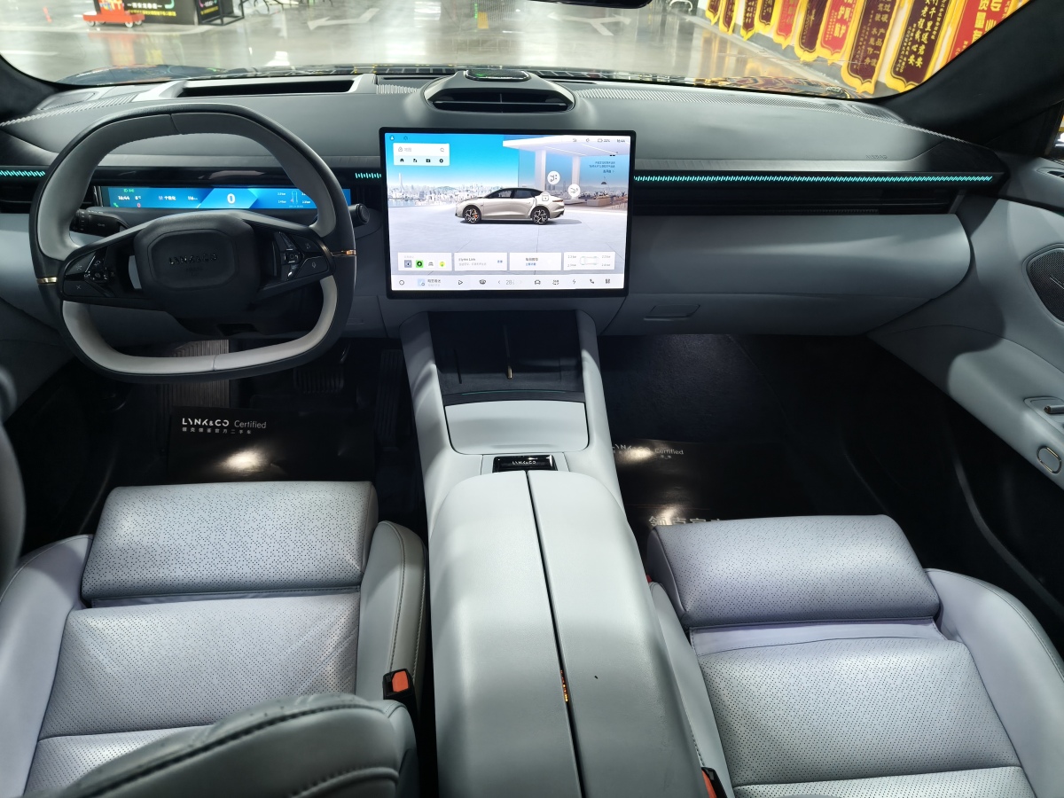 Lynk & Co Z10 2025 car image #13