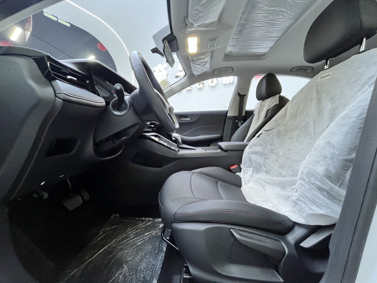 Roewe i5 2025 car image #13