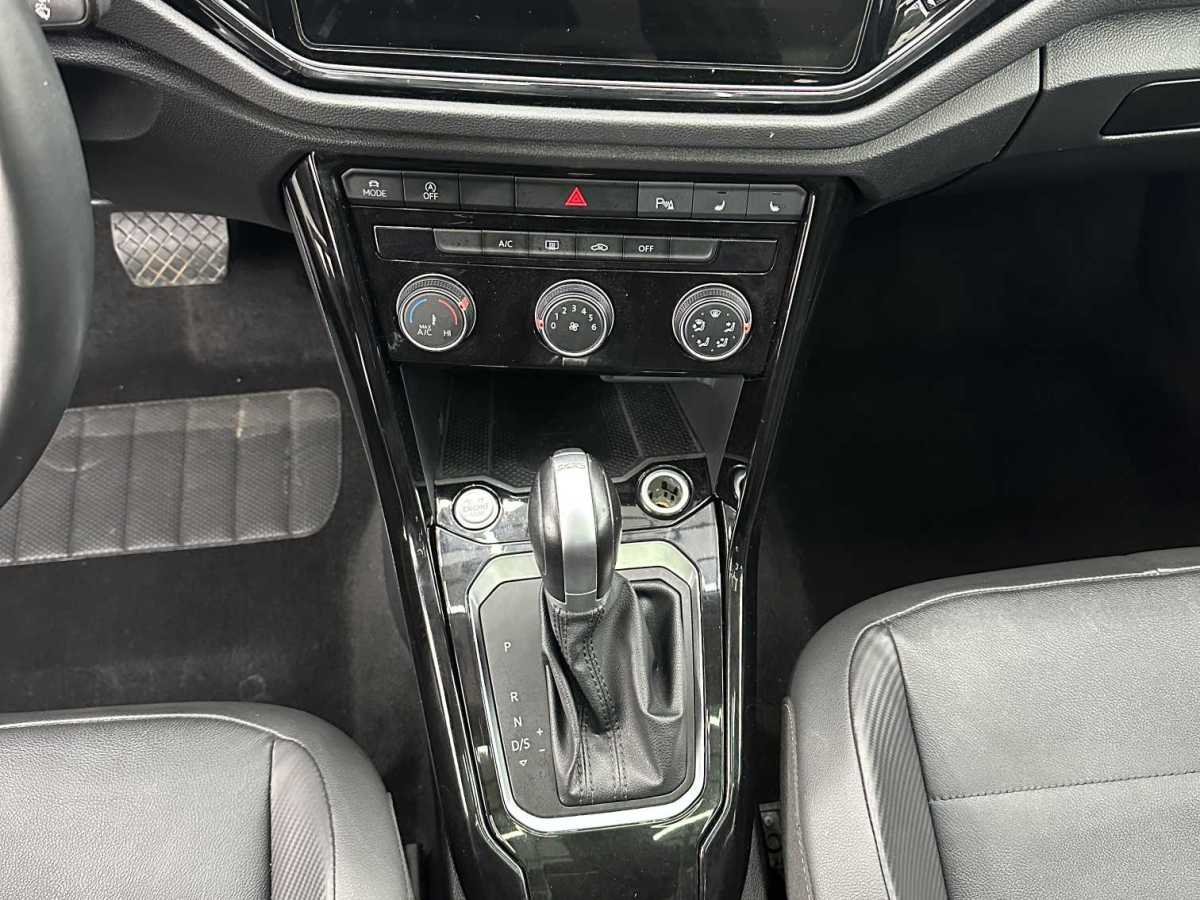 Volkswagen T-Roc 2022 car image #13