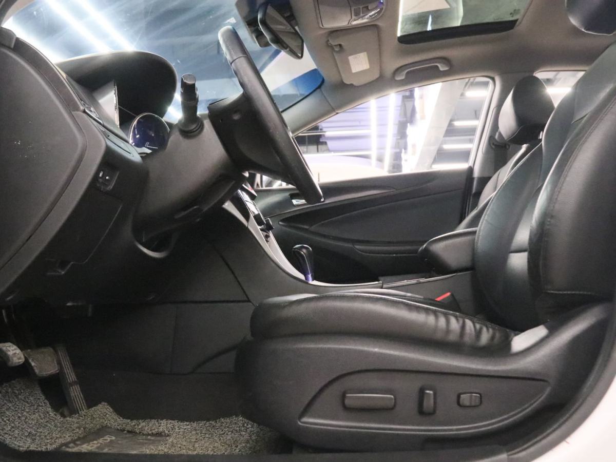 Hyundai Sonata 2013 car image #13