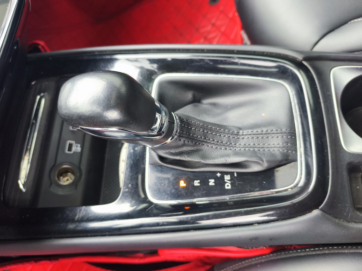 Roewe i5 2019 #13 Roewe i5 2019 car image #13