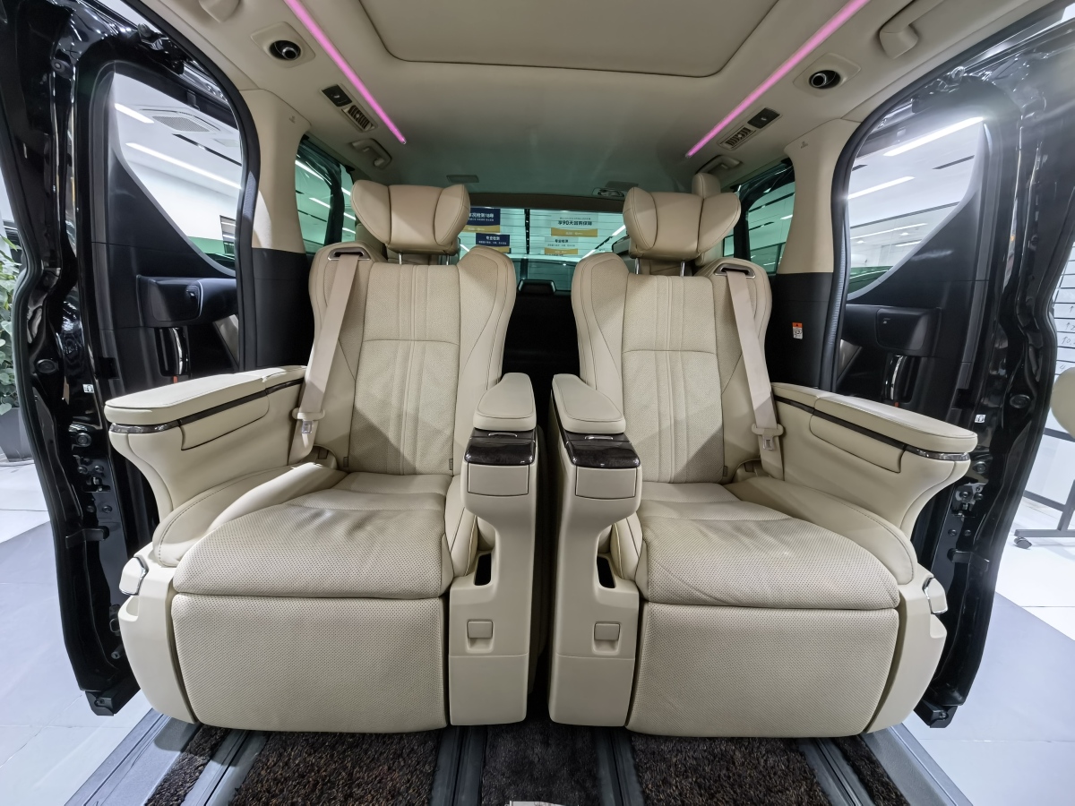 Toyota Alphard 2023 #13 Toyota Alphard 2023 изображение автомобиля #13