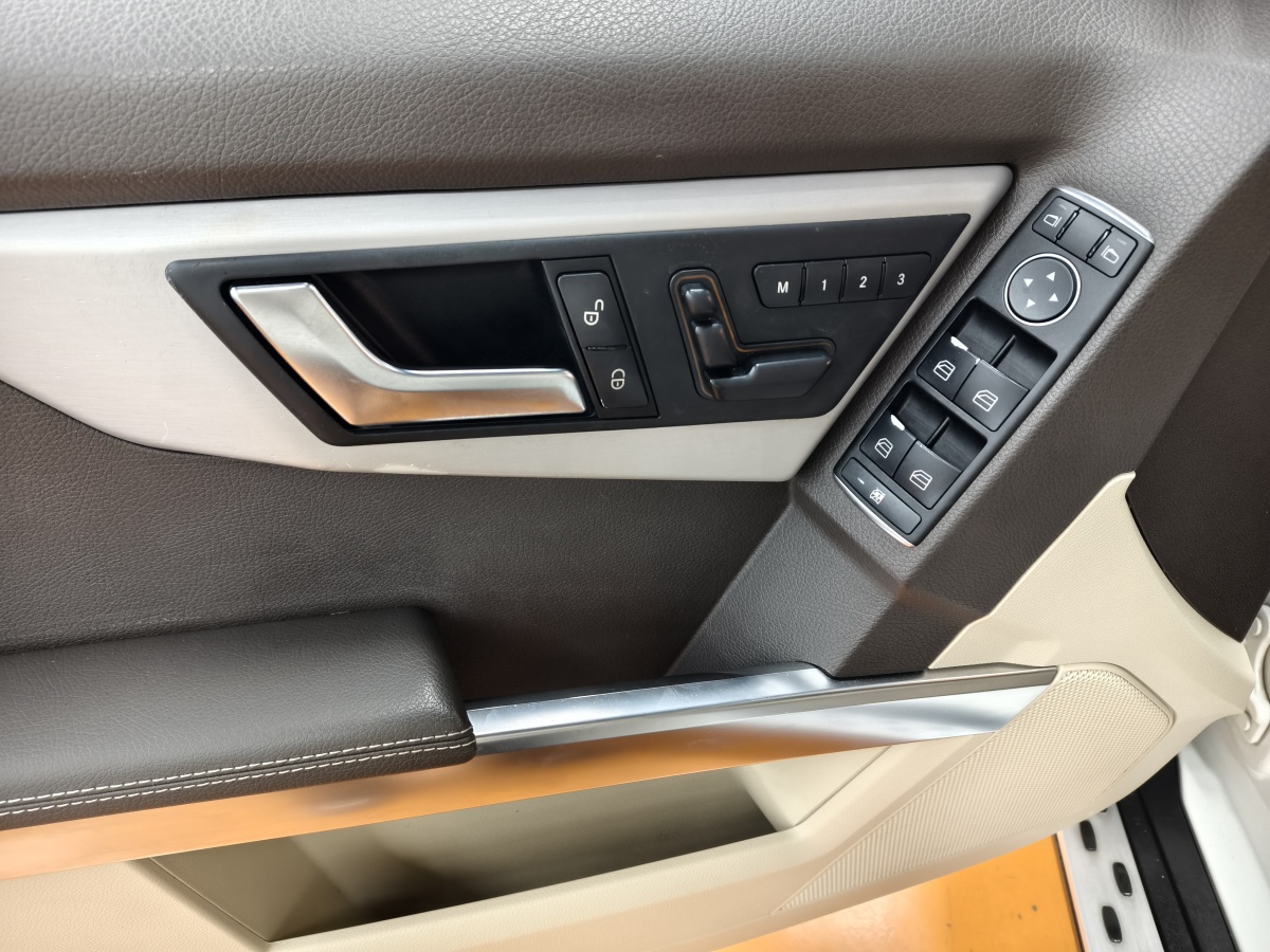 Mercedes-Benz GLK Class 2016 car image #13