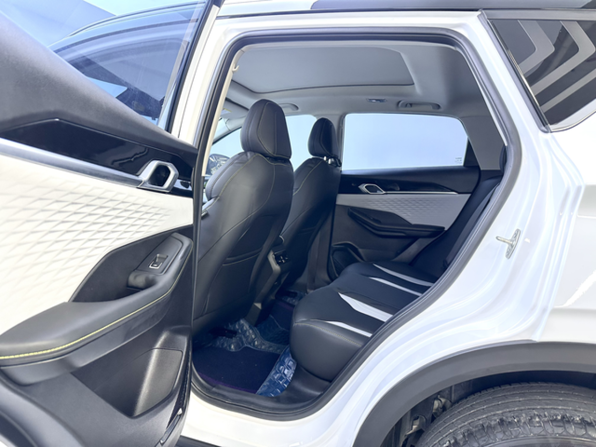 GEELY Coolray 2024 car image #13