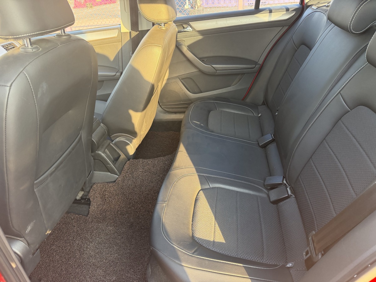 Skoda Rapid Spaceback 2017 car image #13