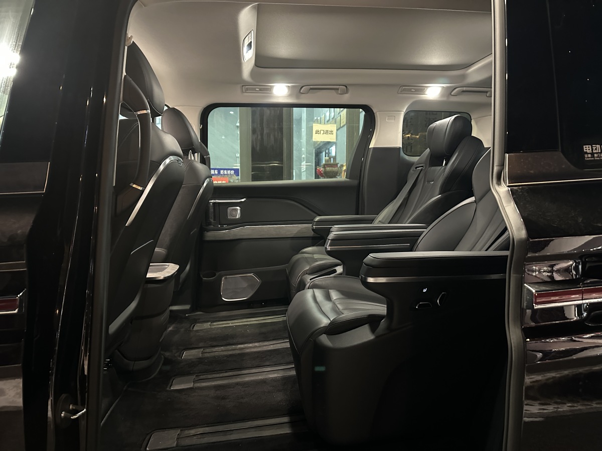 HongQi HQ9 PHEV 2024 car image #13