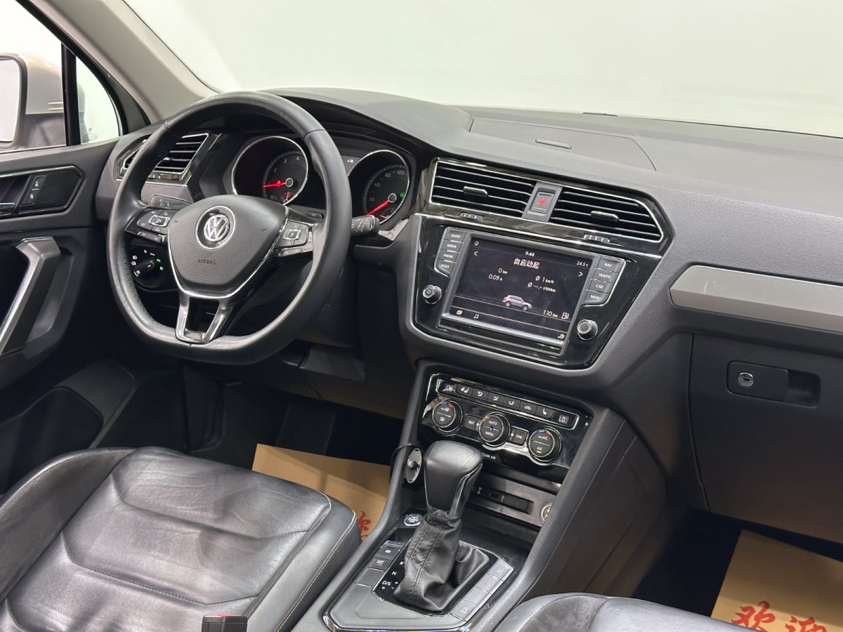 Volkswagen Tiguan L 2017 #13 Volkswagen Tiguan L 2017 car image #13