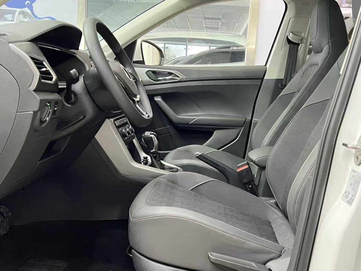 Volkswagen T-Cross 2021 #13 Volkswagen T-Cross 2021 car image #13
