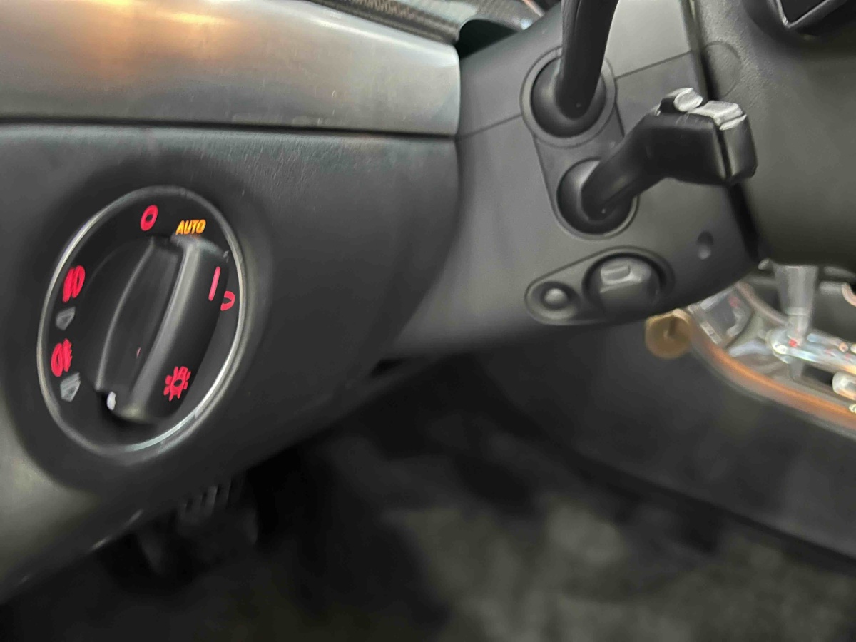 Audi S8 2009 car image #13