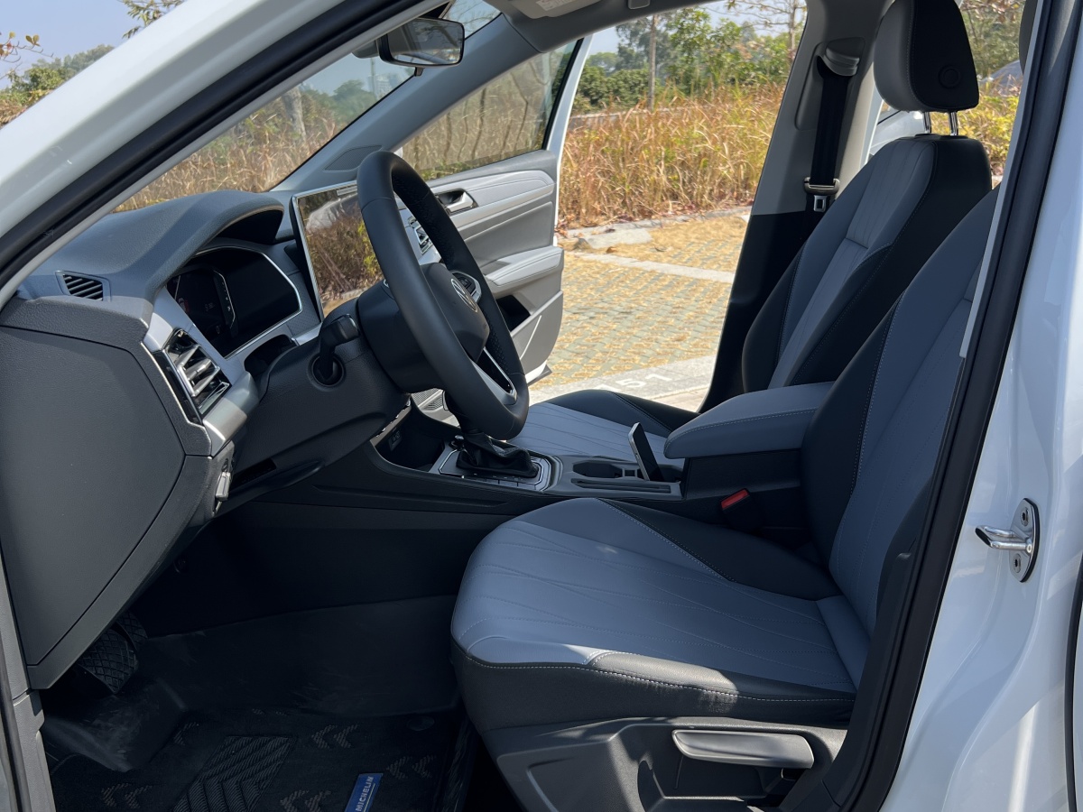 Volkswagen Lavida 2025 car image #13
