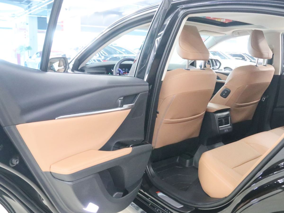 Toyota Camry 2024 immagine di auto #13