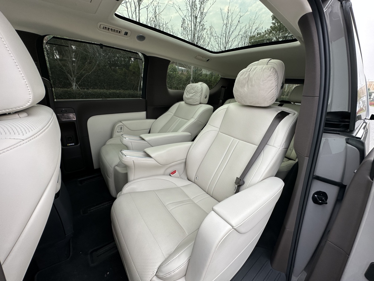 理想汽车 理想MEGA 2024 汽车图片 #13