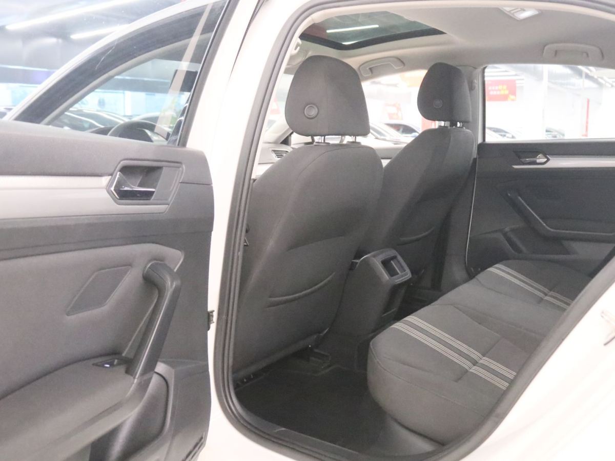 Volkswagen Lamando 2017 immagine di auto #13