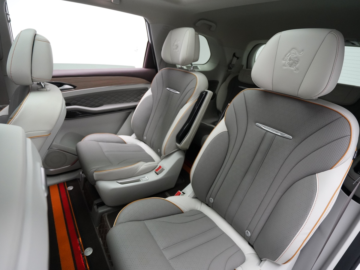 Forthing Yacht 2024 car image #13