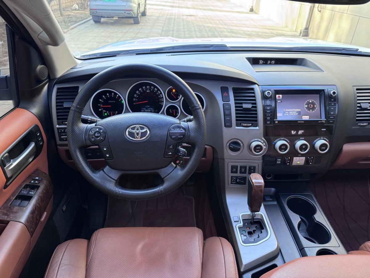 Toyota Sequoia 2010 #13 Toyota Sequoia 2010 imagen de coche #13