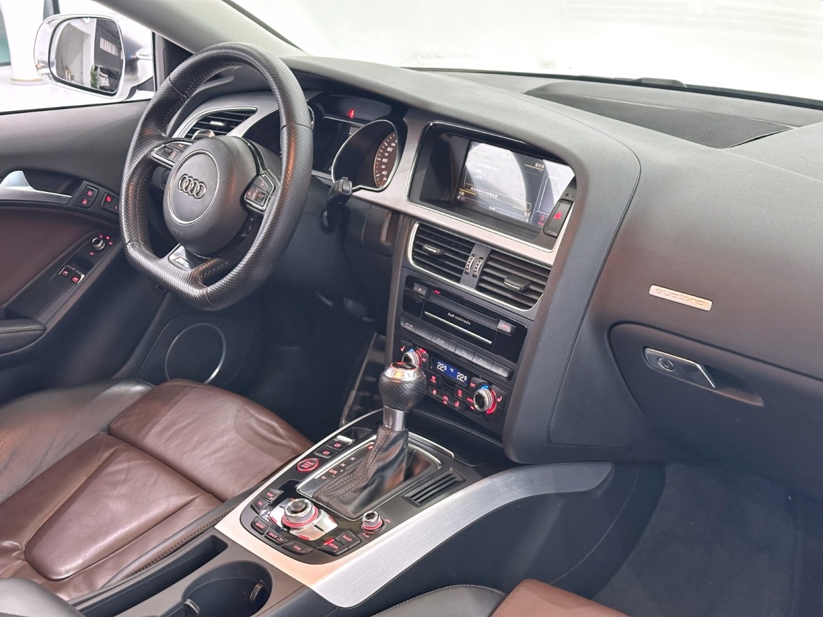 Audi S5 2015 car image #13